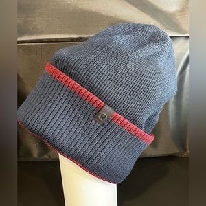 Lululemon Knit Me Up Beanie *Reversible Garnet/True Navy OS, EUC